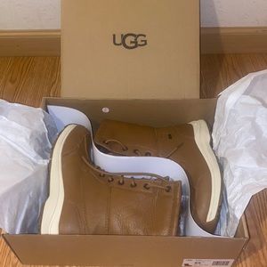 UGG Women's Adirondack III Boot (Carmel Brown)